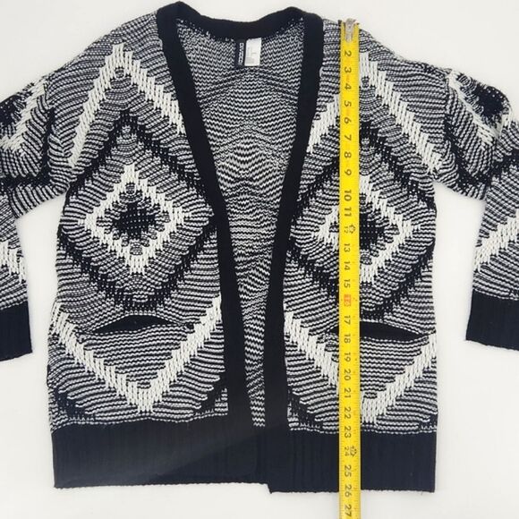 H&M Jacquard Knit Cardigan Size Small Womens Black White Long Sleeves Open Front - Picture 4 of 6